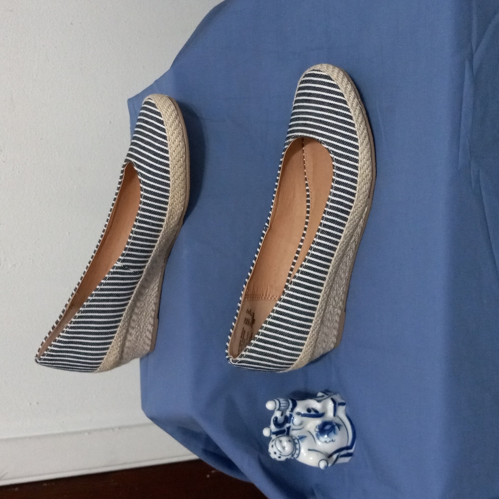 AMERICAN EAGLE WOMEN WEDGE HEELS